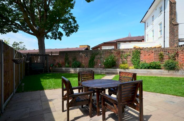 2 Bedroom Maisonette To Rent In Pulham Avenue, London, N2