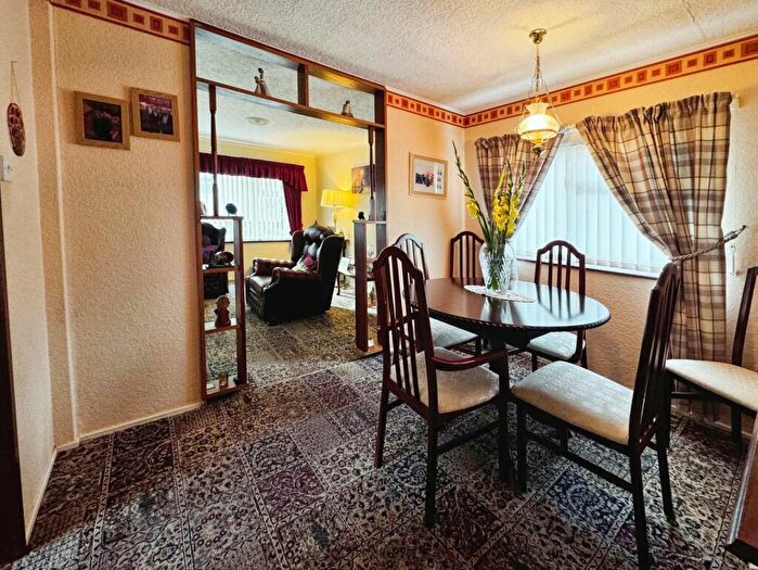 2 Bedroom Detached House For Sale In Oakland Glen, Walton-le-Dale, Preston, Lancashire, PR5