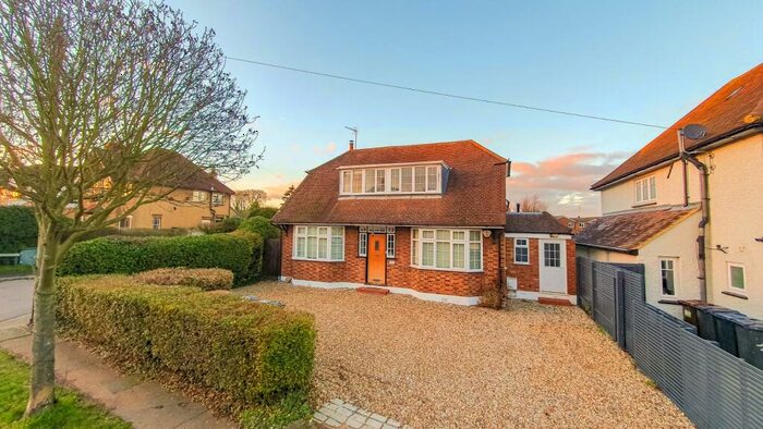 4 Bedroom Detached House To Rent In The Drive, Hertford, SG14