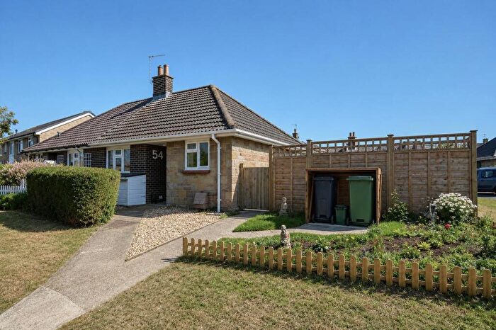 2 Bedroom Semi-Detached Bungalow For Sale In Close To Train Station * Brading, PO36