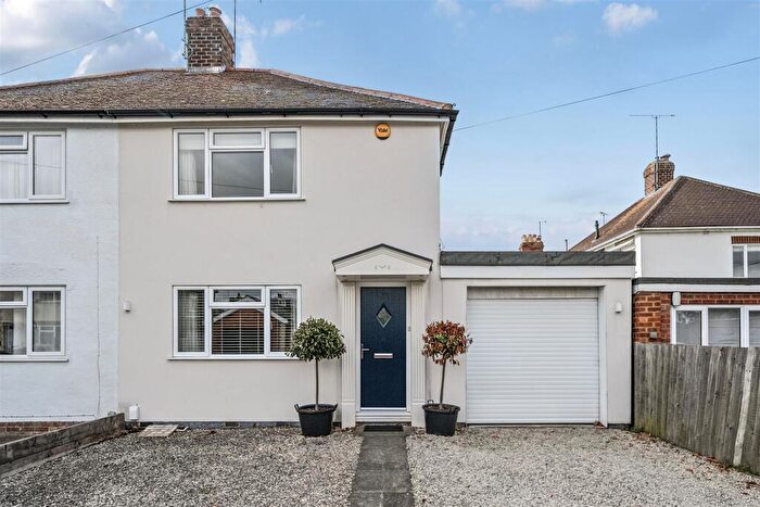 3 Bedroom Semi-Detached House For Sale In Nelson Road, Caversham, Reading, RG4