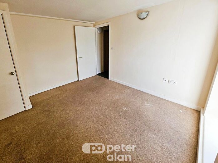 1 Bedroom Flat To Rent In New Road, Porthcawl, CF36