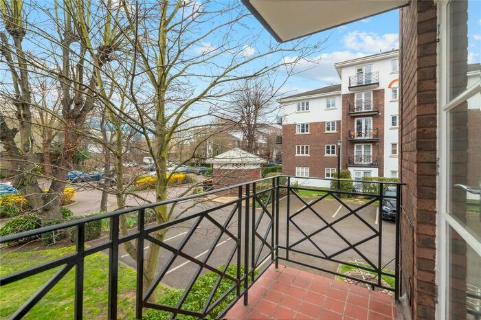 1 Bedroom Flat For Sale In Brompton Park Crescent, Fulham, SW6