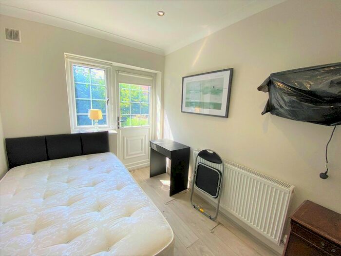 1 Bedroom Studio To Rent In Yoxley Drive, Ilford, IG2