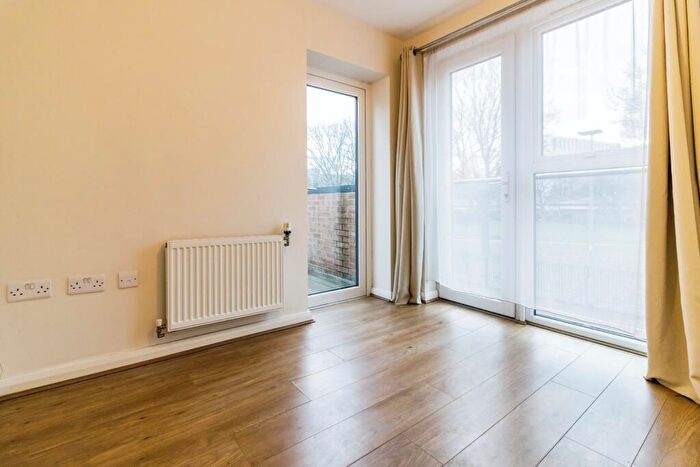 4 Bedroom Link Detached House To Rent In Mawson Road, Manchester, M13