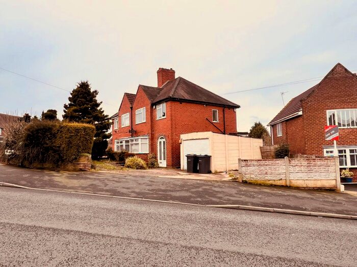 3 Bedroom Semi-Detached House To Rent In Ashover Road, Birmingham, B44