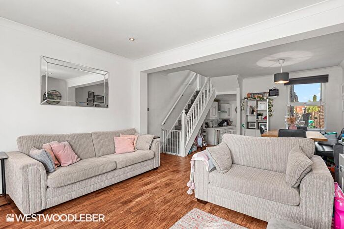 3 Bedroom Terraced House For Sale In Rye Road, Hoddesdon, EN11