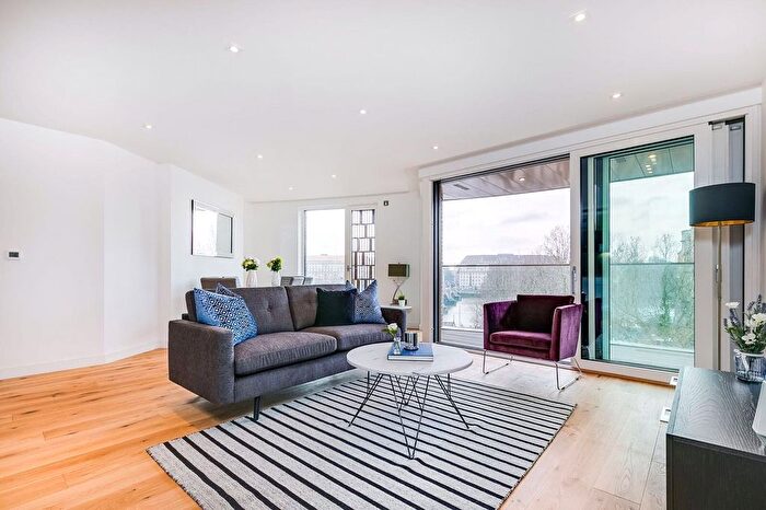 2 Bedroom Flat To Rent In Lambeth High Street, Palace View, London, SE1