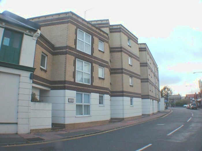 1 Bedroom Flat To Rent In Phoenix Court, Langney Road, Eastbourne, BN22
