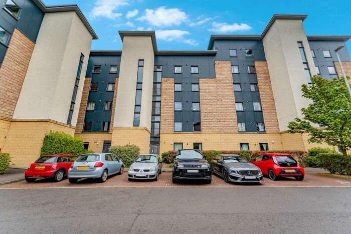 2 Bedroom Flat To Rent In Thorntreeside, Edinburgh, EH6