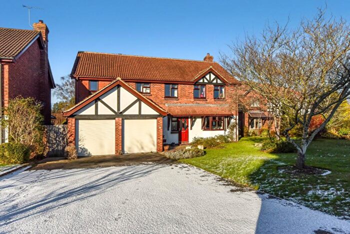 5 Bedroom Detached House For Sale In Barnfield Road, Petersfield, Hampshire, GU31