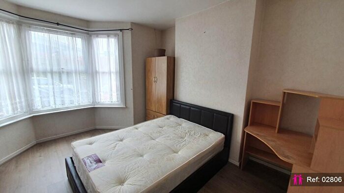 4 Bedroom Property To Rent In Leonard Street, London, E16