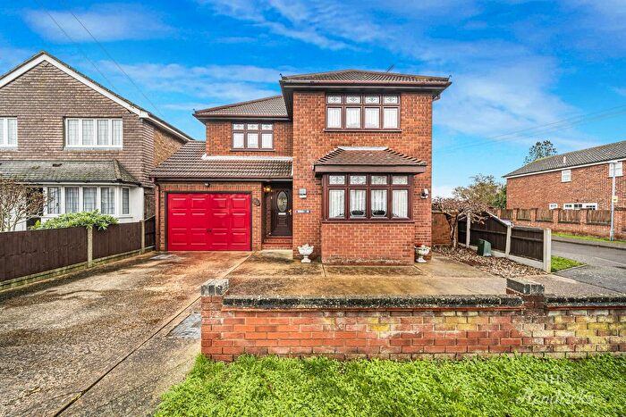 4 Bedroom Detached House For Sale In Golden Cross Road, Rochford, SS4