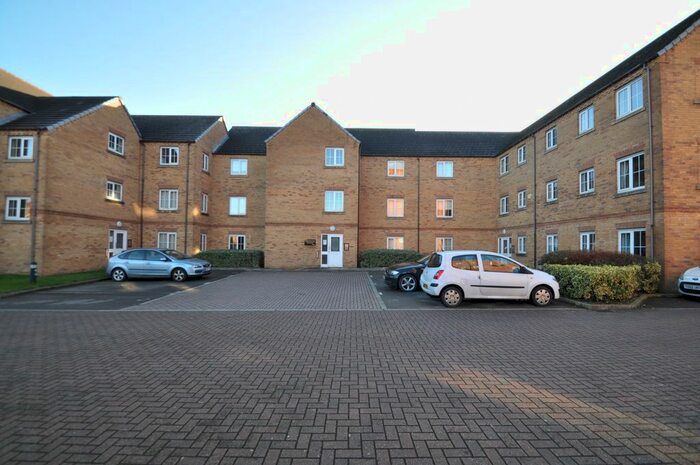 2 Bedroom Flat To Rent In Chandlers Court, Hull, Yorkshire, HU9