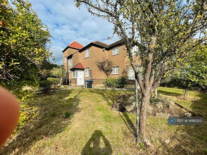 4 Bedroom Detached House To Rent In Dollis Hill Lane, London, NW2