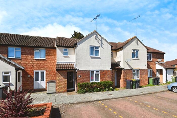 2 Bedroom Terraced House For Sale In Elsenham Court, Rayleigh, Essex, SS6