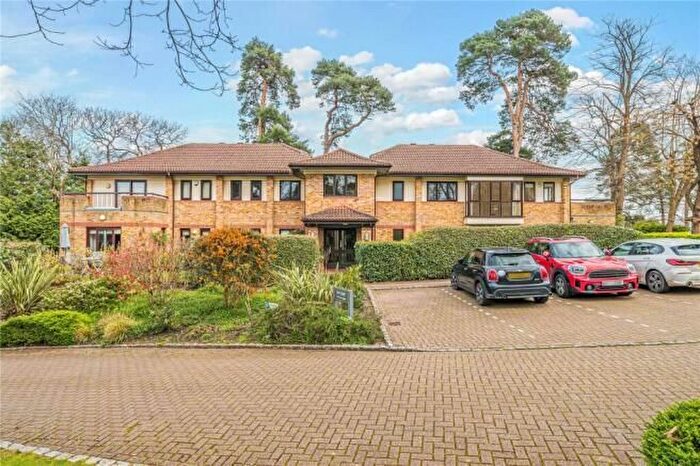 2 Bedroom Flat To Rent In The Gables, Oxshott, Leatherhead, KT22