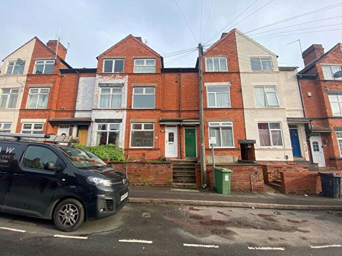 3 Bedroom House To Rent In Marsden Road, Redditch, B98