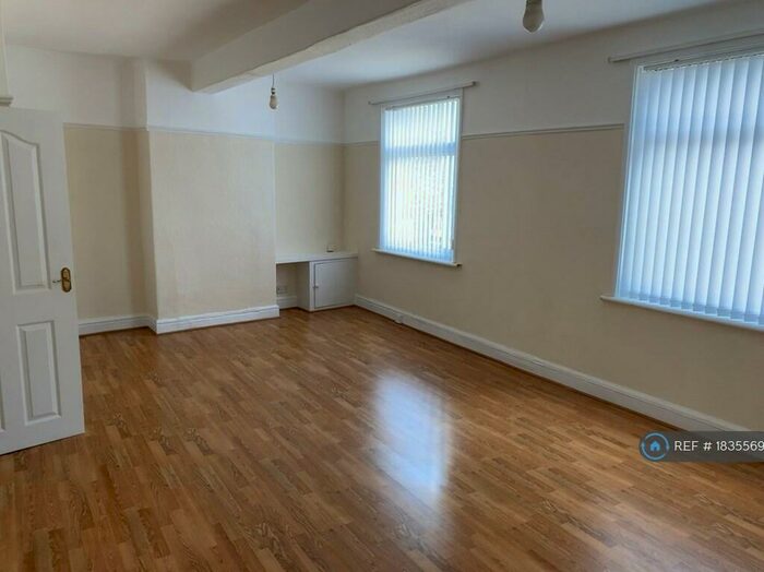 3 Bedroom Maisonette To Rent In College Road, Liverpool, L23