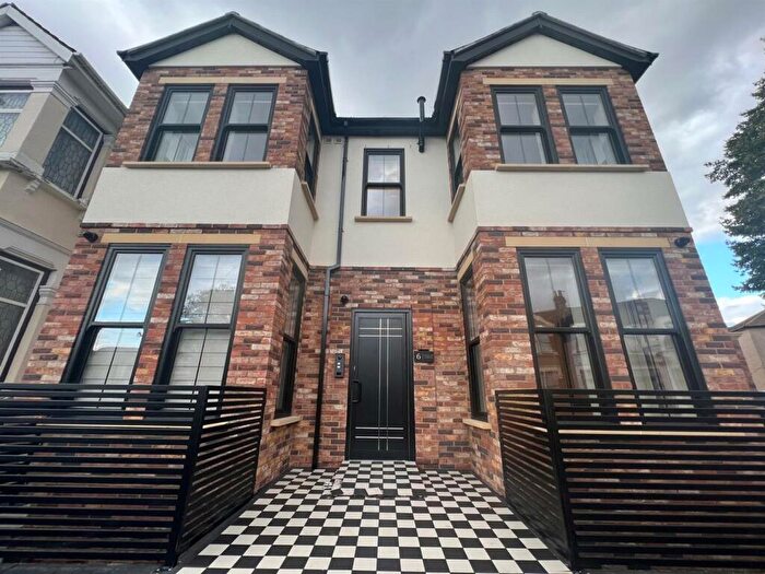 2 Bedroom Apartment To Rent In Arlington Gardens, Cranbrook, Ilford, IG1