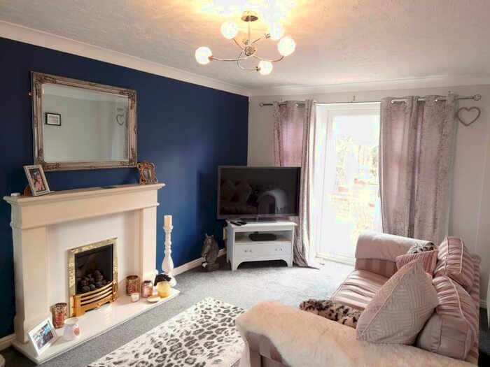 3 Bedroom Semi-Detached House To Rent In Hanwell Fields, OX16