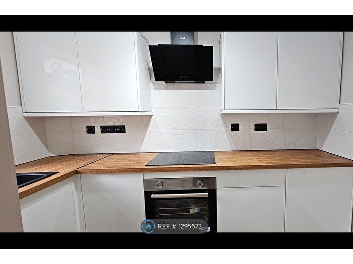 2 Bedroom Semi-Detached House To Rent In Dovedale Avenue, Sutton-In-Ashfield, NG17