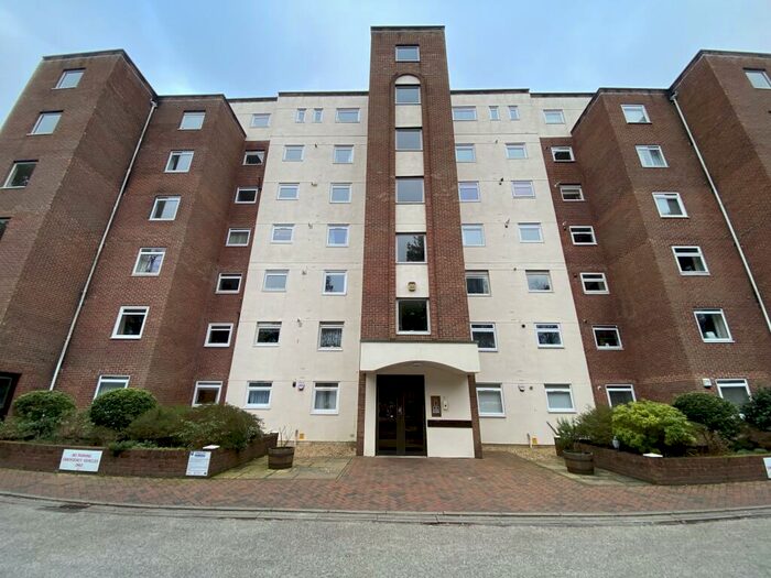 2 Bedroom Apartment To Rent In Lindsay Road, Poole, BH13