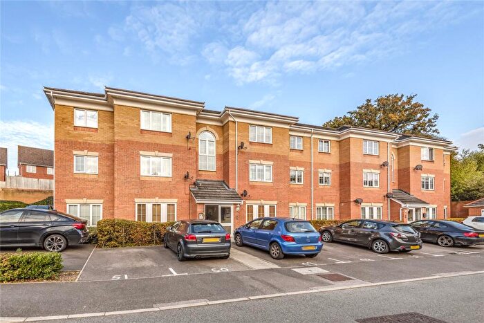 2 Bedroom Apartment To Rent In Hopper Vale, Bracknell, Berkshire, RG12