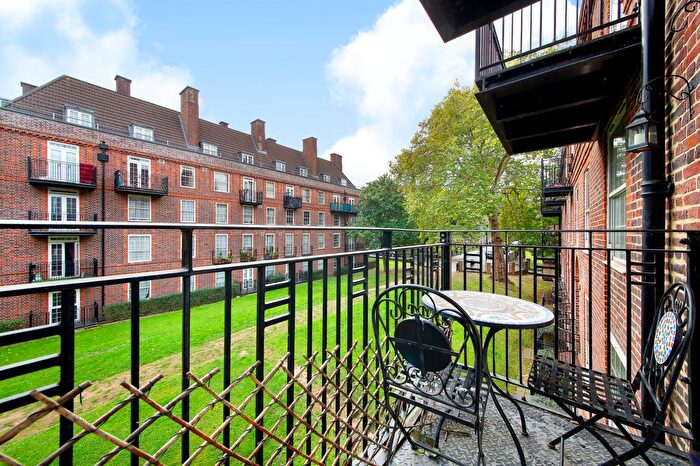 3 Bedroom Flat To Rent In Tilson House, Tilson Gardens, SW2