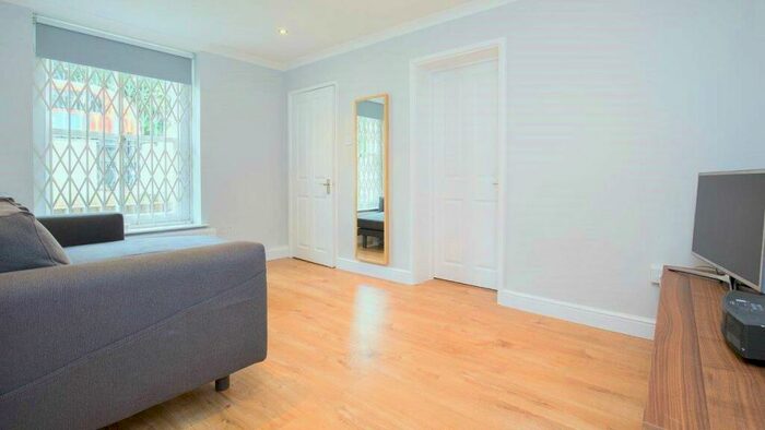 2 Bedroom Flat To Rent In Camden Road, Camden, N7