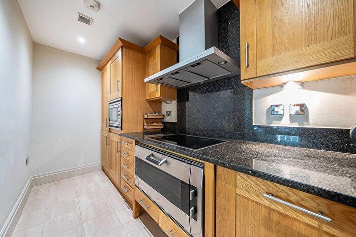 2 Bedroom Flat To Rent In Imperial Wharf, Imperial Wharf, London, SW6