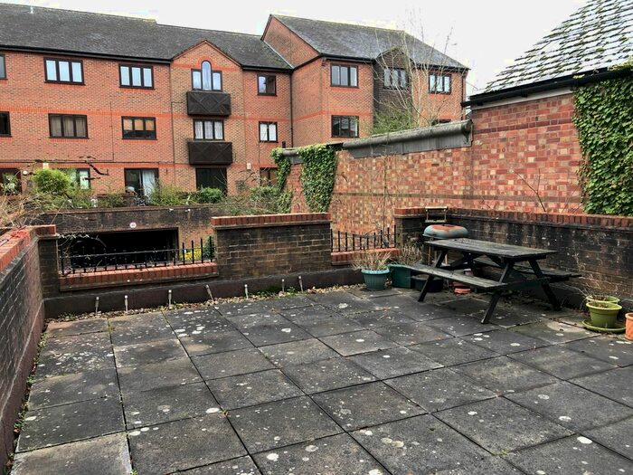 1 Bedroom Flat To Rent In Granville Road, St.Albans AL1