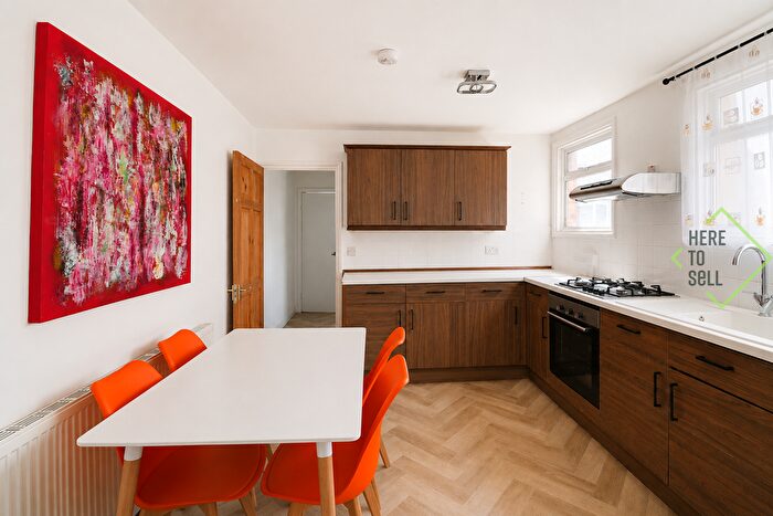 2 Bedroom Flat To Rent In Turnpike Lane, London, N8