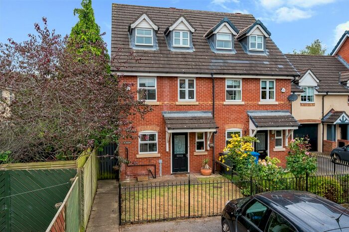 3 Bedroom Mews For Sale In Millbrook Close, Glazebury, Warrington, Cheshire, WA3