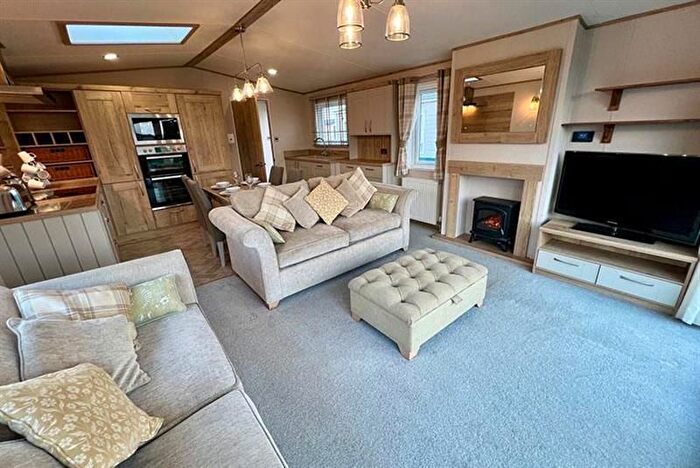 3 Bedroom Park Home For Sale In Havant Road, Portsmouth, PO11