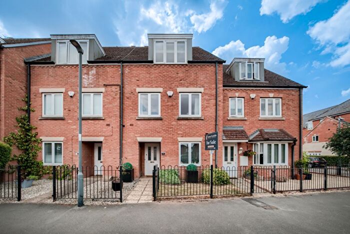 4 Bedroom Terraced House For Sale In Wordsworth Avenue, Stratford-Upon-Avon, CV37