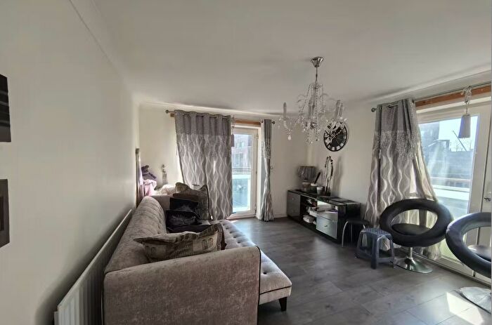 1 Bedroom Flat To Rent In Woodland Crescent, London, SE16