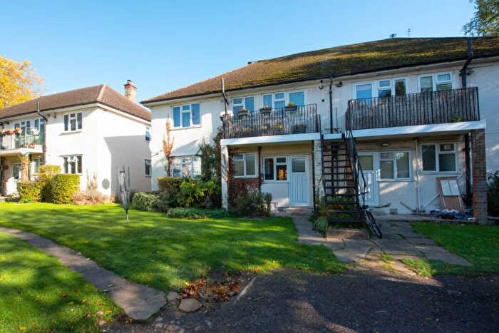 2 Bedroom Flat To Rent In Banbury Road, Oxford, OX2