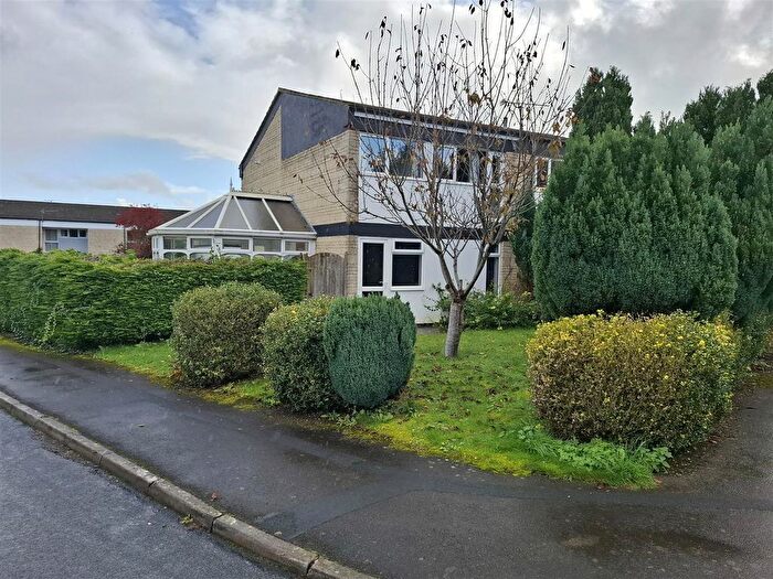 3 Bedroom Semi-Detached House For Sale In Springfield Close, Corsham, SN13