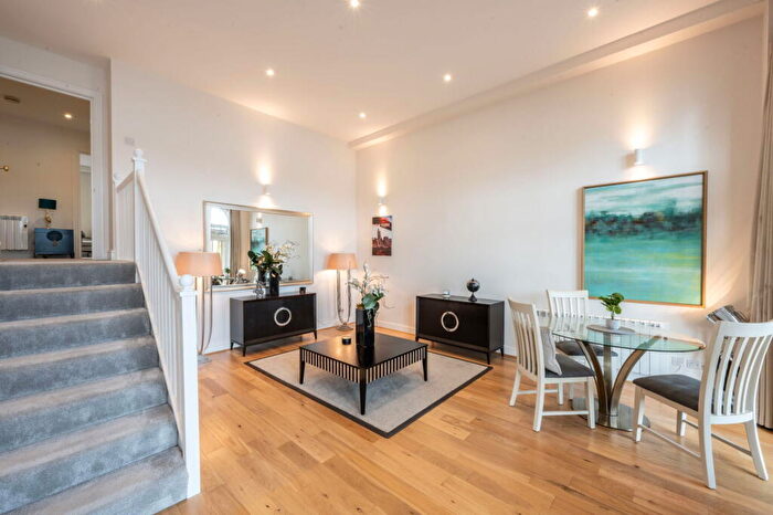 2 Bedroom Flat For Sale In Andes Close, Ocean Village, Southampton, SO14