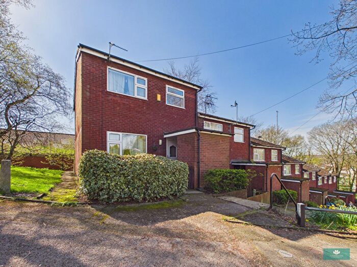 3 Bedroom Terraced House For Sale In Penmore Close, Shaw, OL2