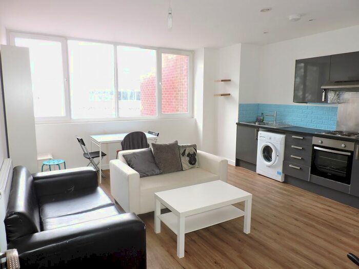 2 Bedroom Flat To Rent In Arundel Street, Portsmouth, PO1