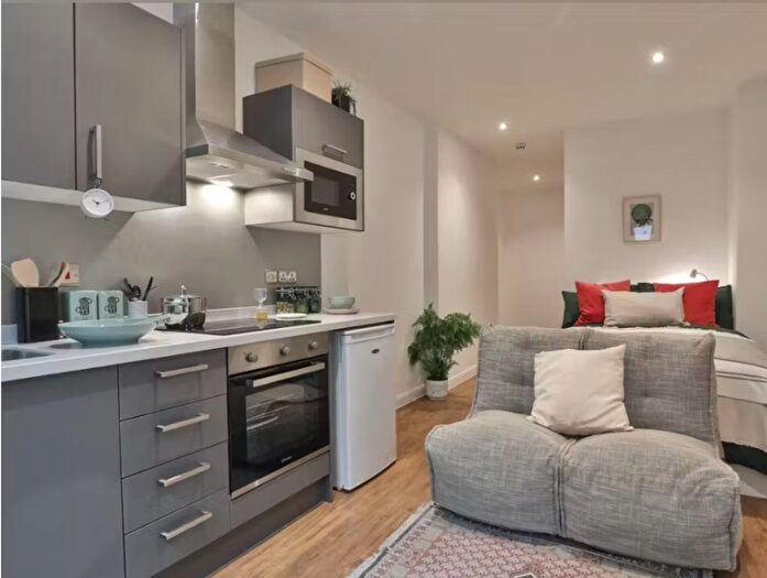 1 Bedroom Flat To Rent In -, New Walk, Leicester, LE1