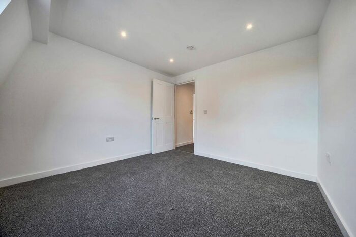 2 Bedroom Flat To Rent In Kings Street, Maidstone, ME14