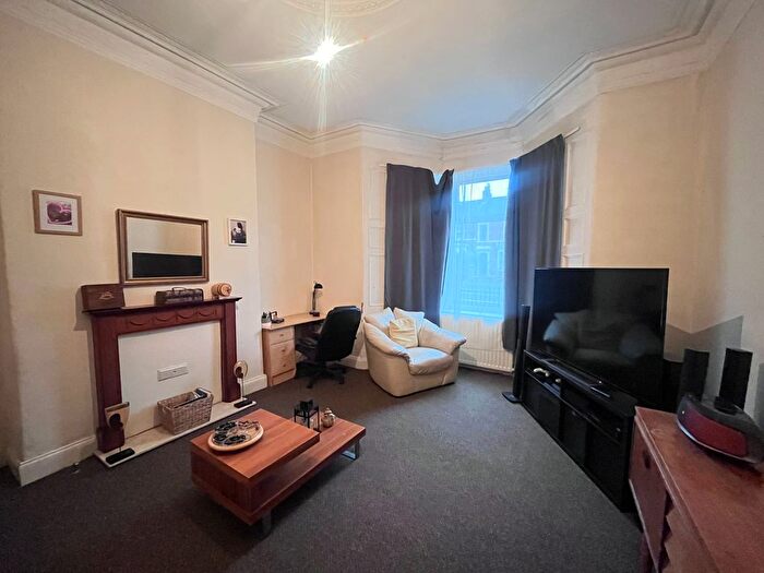 5 Bedroom Flat For Sale In Durham Road, Gateshead, NE8