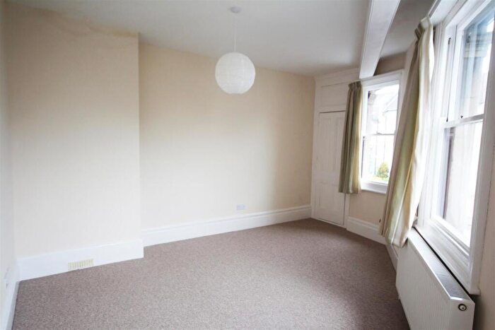 Studio To Rent In Inwood Crescent, Brighton, East Sussex, BN1