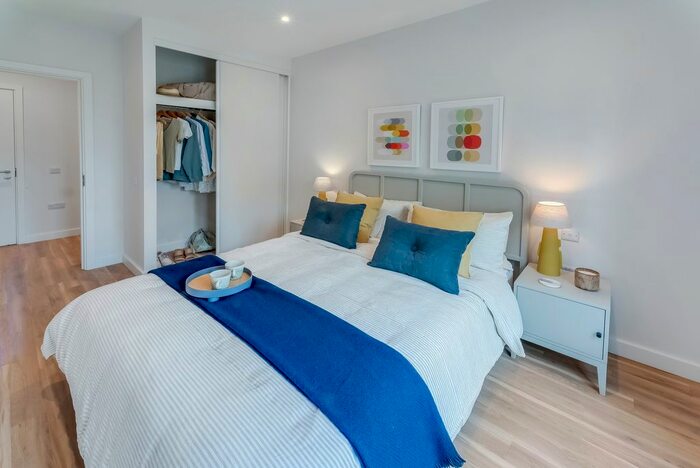 3 Bedroom Flat To Rent In Lyons Dock, Grenan Square, Greenford, UB6