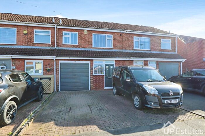 3 Bedroom Terraced House For Sale In Blackburn Road, Hinckley, Barwell, LE9