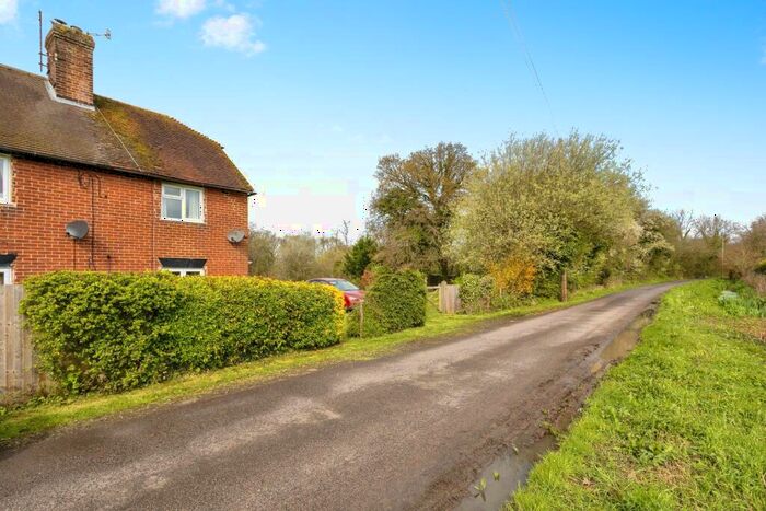 2 Bedroom Semi-Detached House For Sale In Emmet Hill Lane, Laddingford, Maidstone, Kent, ME18