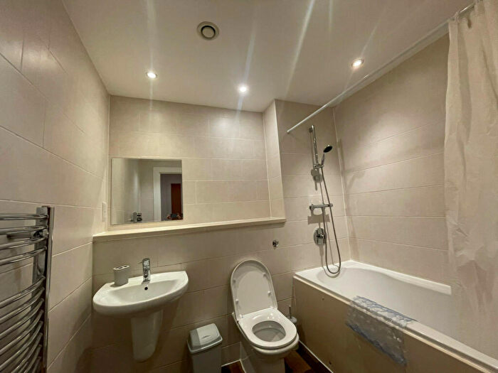 2 Bedroom Apartment To Rent In Bury Street, Salford, M3